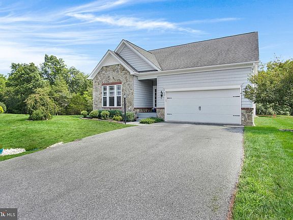 3rd image of 64 Cooper Ln