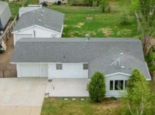 204 2nd St NE, Surrey, ND 58785