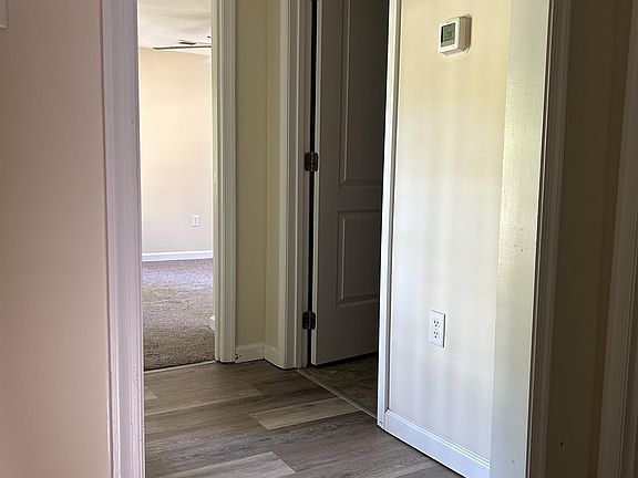 4th image of 615 S Kent St