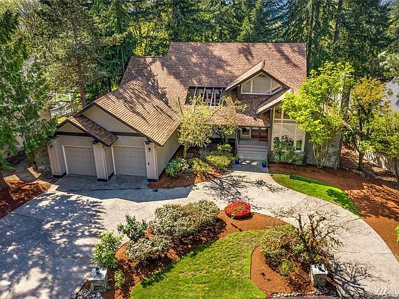 On one of the highest elevation lots in BCCC. Large 13,000+sf lot with stunning golf course and western sunset views. New interior and exterior paint. Convenient circle drive for you and your guests.