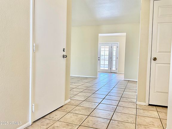 3rd image of 3121 W LAURIE Lane
