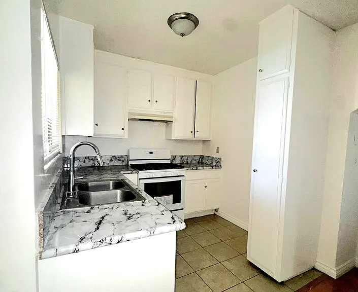 3055 Foothill Blvd #9 — Photo 6