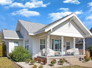 1216 W 6th St, Coffeyville, KS 67337