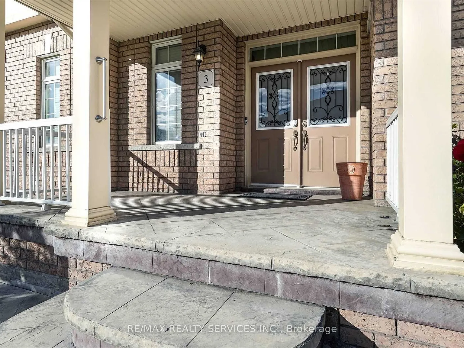 4 bed, $3,850 — Photo 2