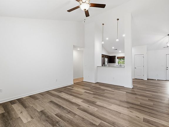 4th image of 132 Megan Ct