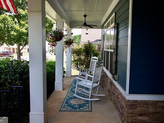 4th image of 38 Tapestry Ln