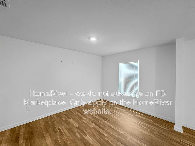 4579 Midland St — Photo 3