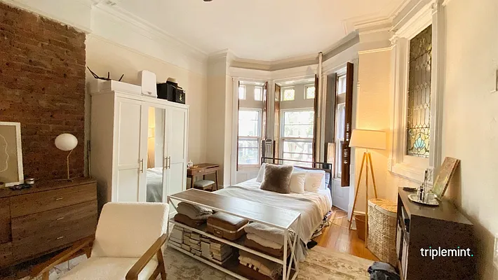 Rented by The Agency | media 16