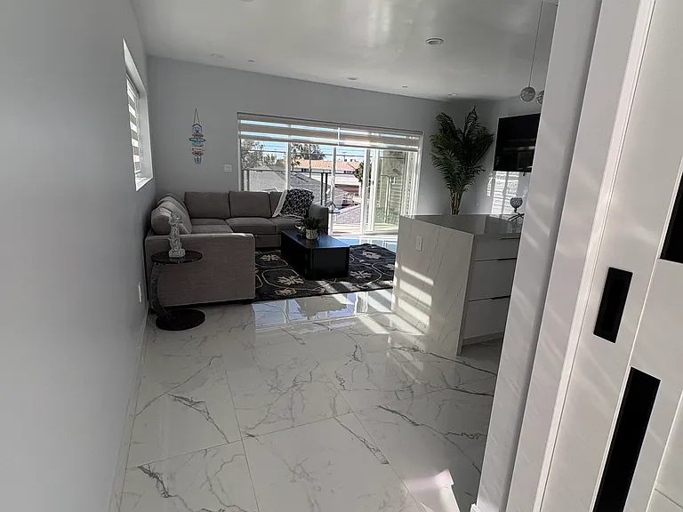 1003 Opal St #A — Photo 10