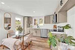 5th image of 515 Roberts Ave