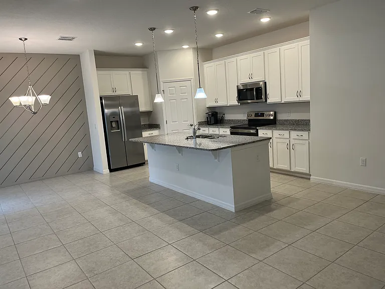 1658 Blue Lagoon Cir — Photo 8