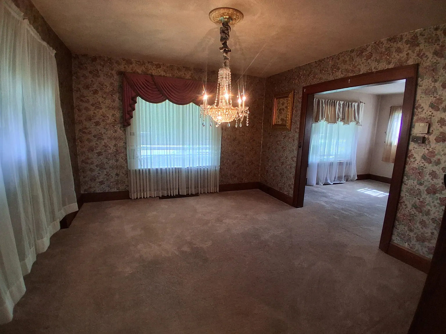 4 bed, 6011 sqft, $1,500 — Photo 3