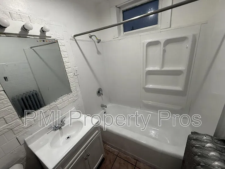 1560A S 7th St #UPPER REAR — Photo 2