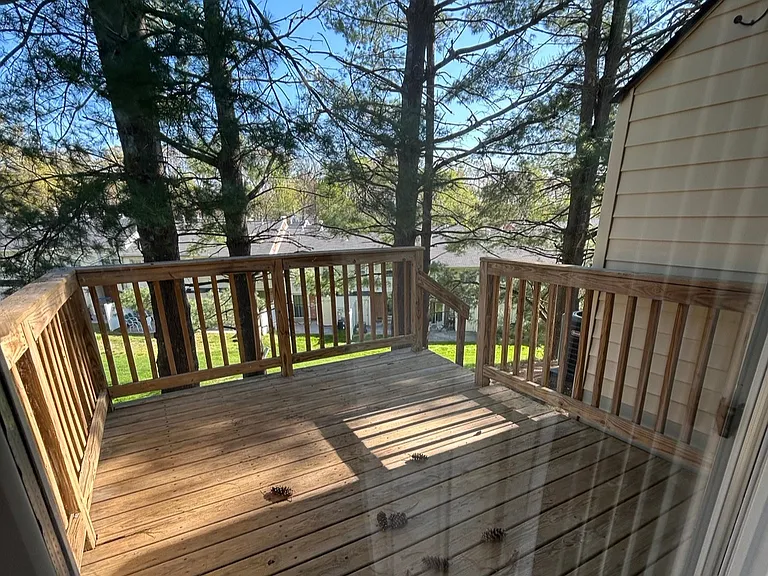 Longview — Photo 259