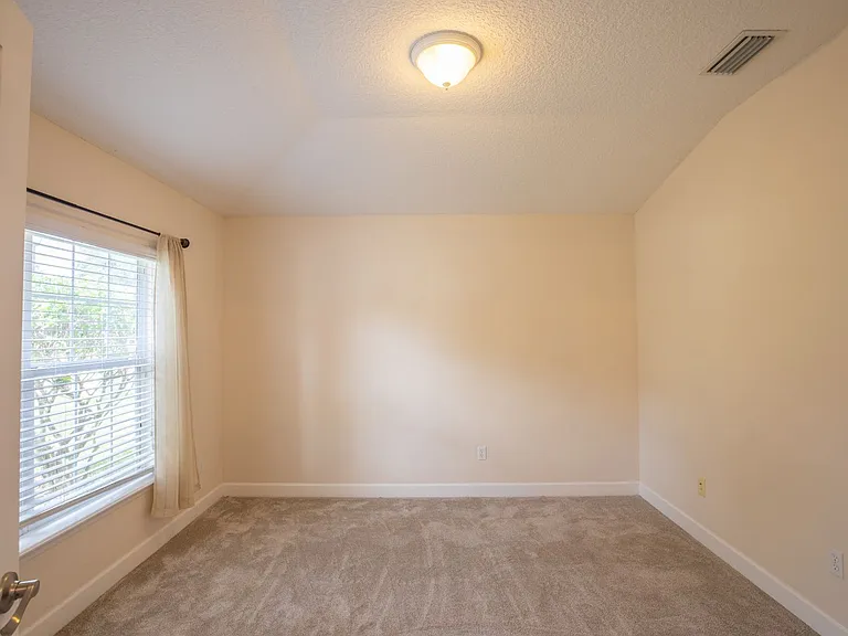 216 Sanwick Dr — Photo 9