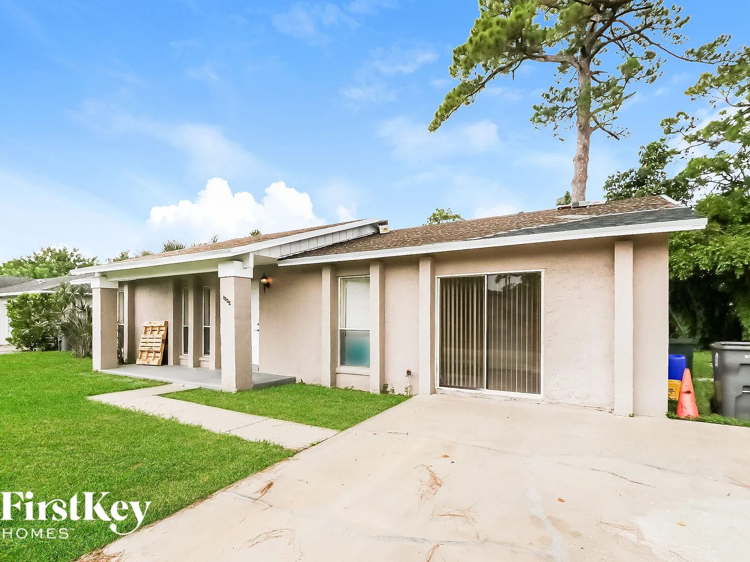 3 bed, 2.0 bath, 1300 sqft, $3,055 — Photo 3