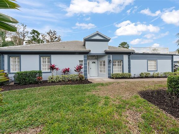 2nd image of 8026 Glen Abbey Cir