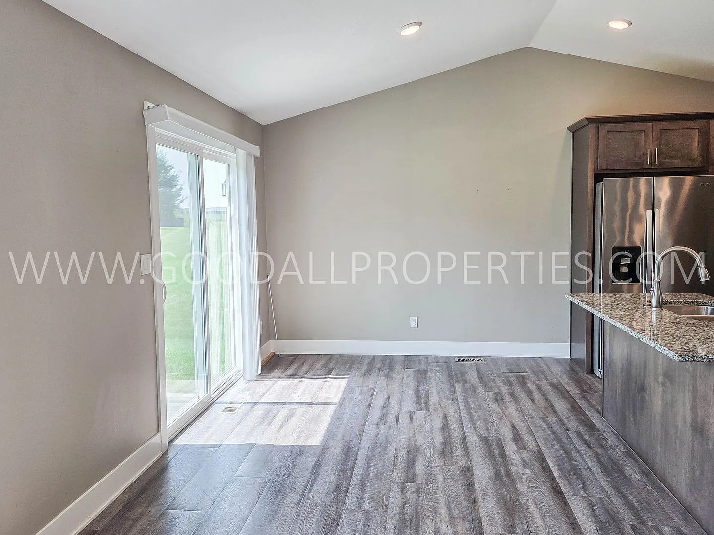 Spacious 4-Bedroom Clive Ranch with Finished Basement & 3-Car Garage — Photo 3