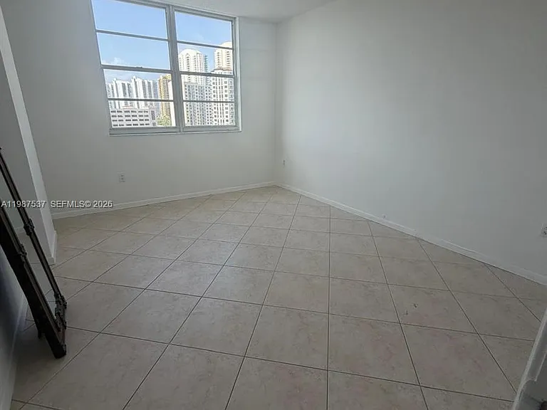 300 Bayview Dr #915 — Photo 16