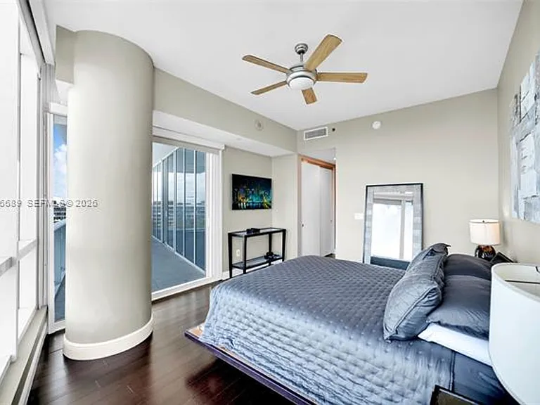 100 S Pointe Dr #801 — Photo 9