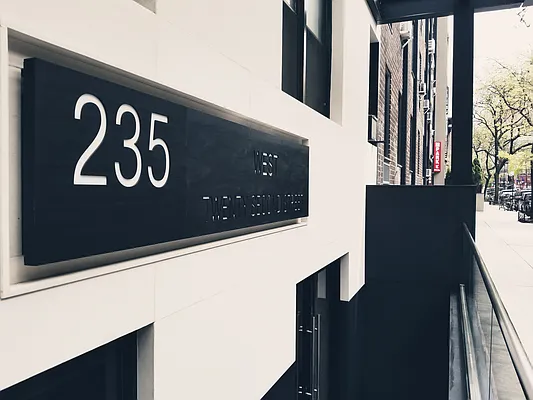 Rented by Bond New York | media 2