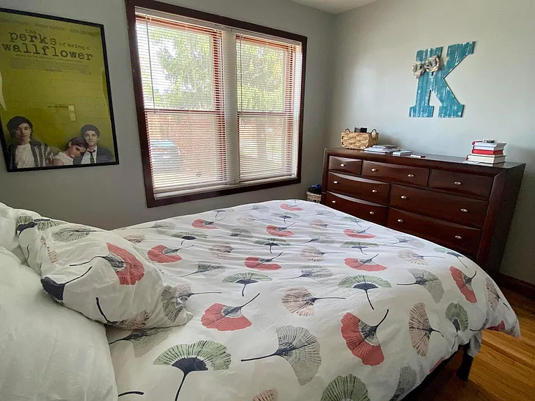 4939 Winona Ave — Photo 7