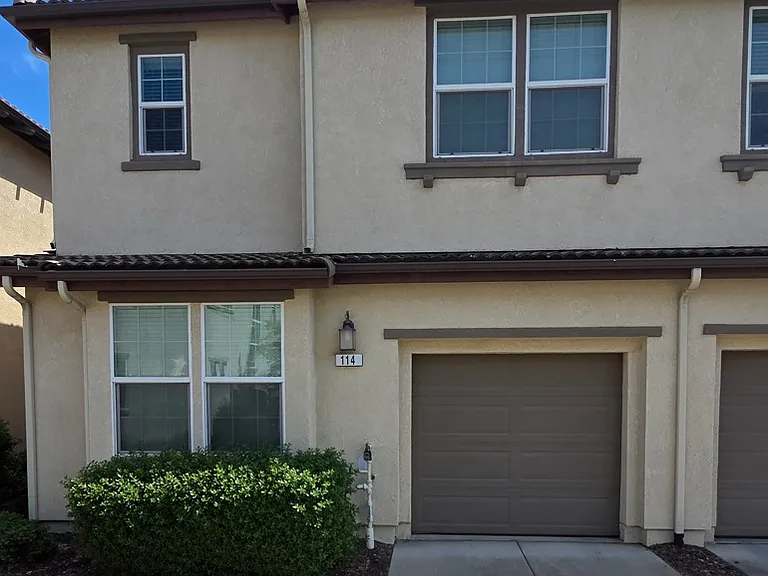 114 Barnhill Dr #114 — Photo 16