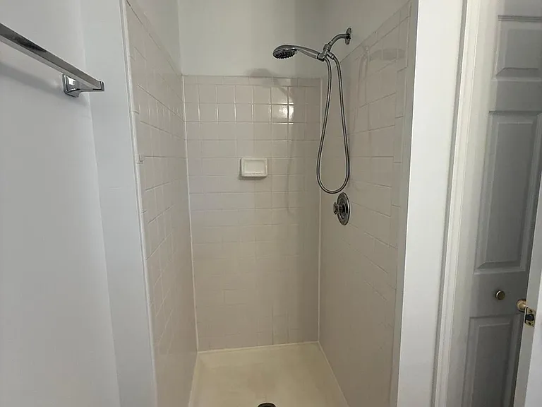1554 Beverly Ct — Photo 24