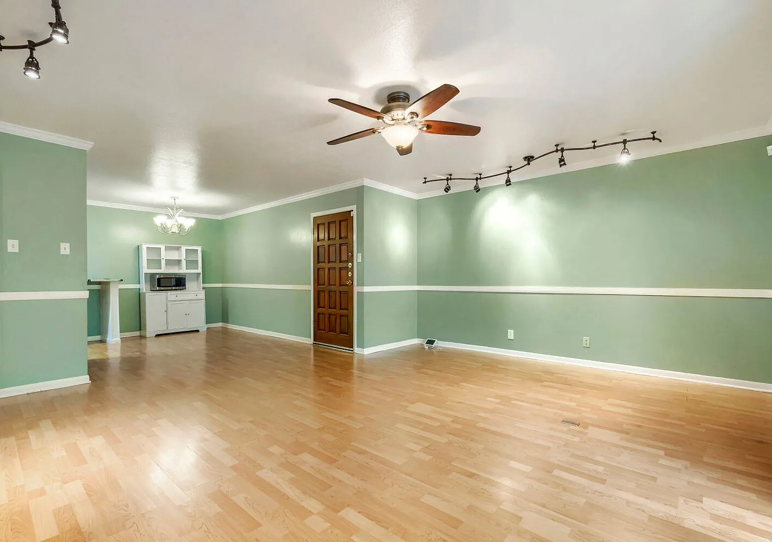 Prime Location! 2BR Condo in Alamo Heights ISD — Photo 1