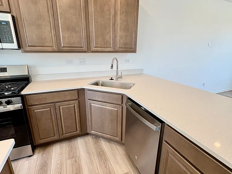25752 W Yorkshire Dr — Photo 23