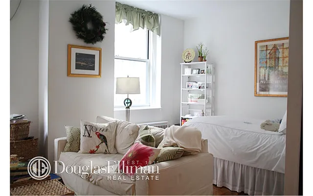 Sold by Douglas Elliman | media 10