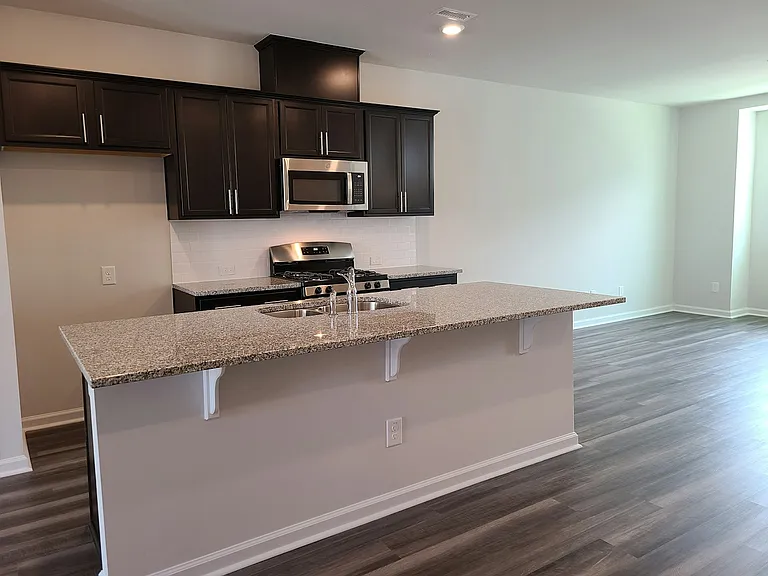 5916 Kayton St — Photo 8