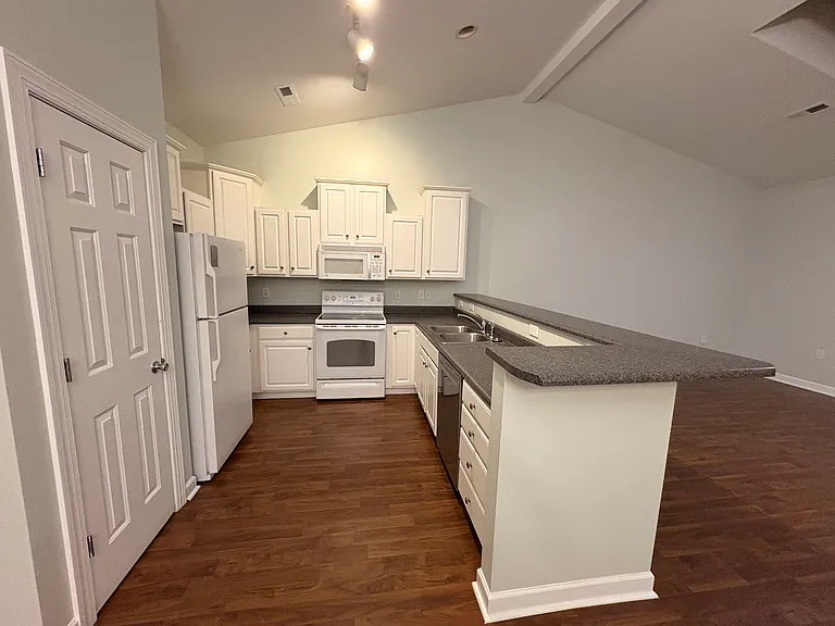 5126 Christian Dr — Photo 6