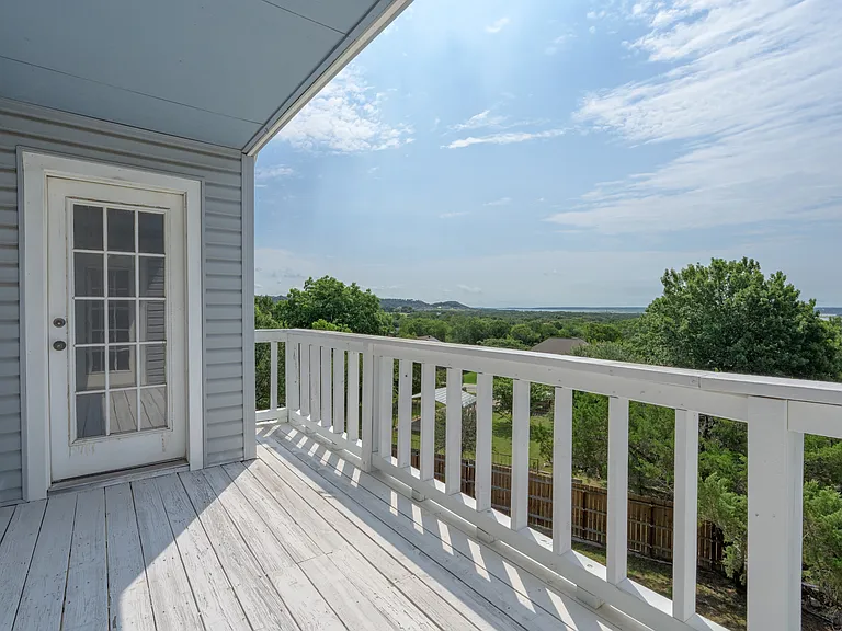 1810 Mesa Oaks Cir — Photo 34