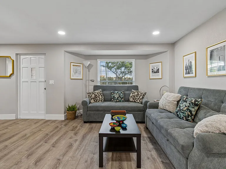 4906 W Cleveland St — Photo 17