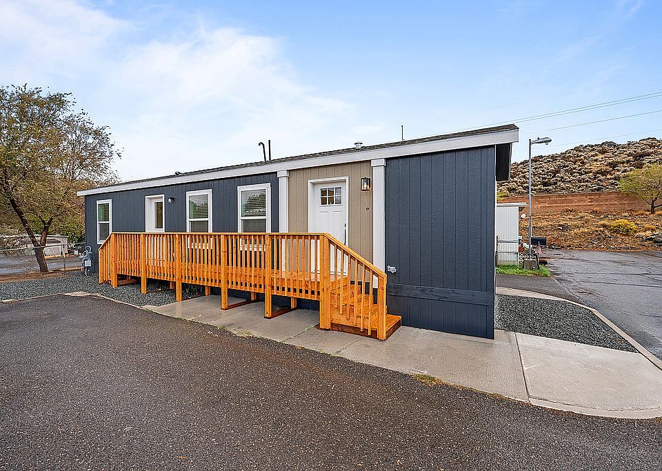 1st image of 18 Zephyr Cir