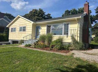 176 Green St, Lunenburg, NS B0J2C0