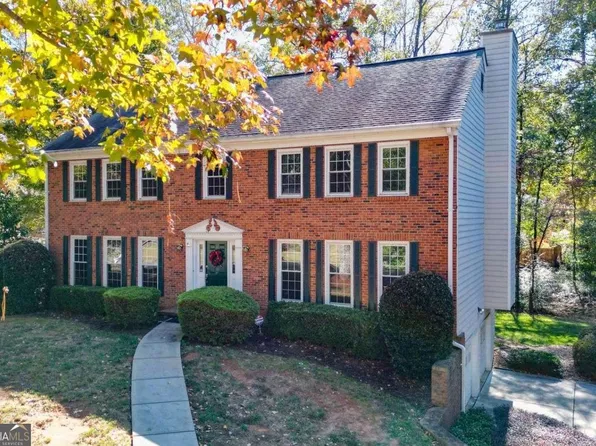 5610 Surrey Ct, Alpharetta, GA 30009