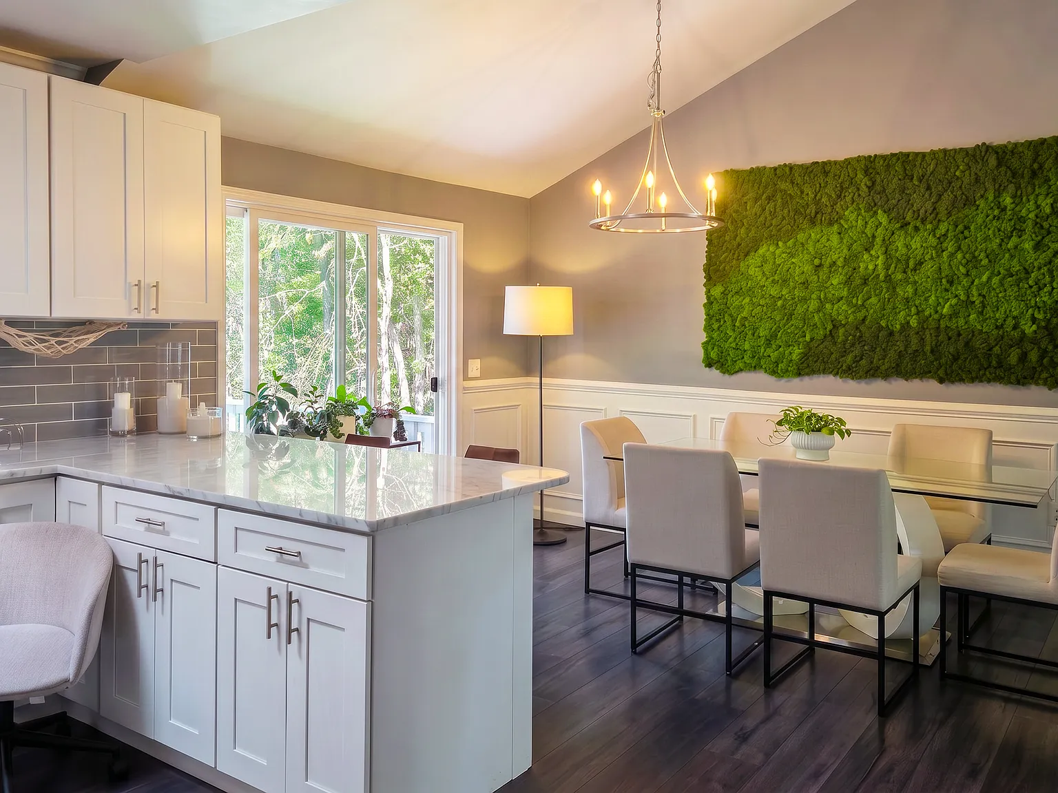 5 bed, 2832 sqft, $2,880 — Photo 4