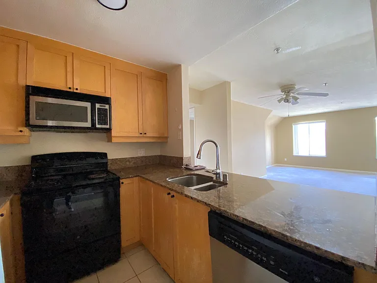 3550 Lebon Dr #6310 — Photo 22