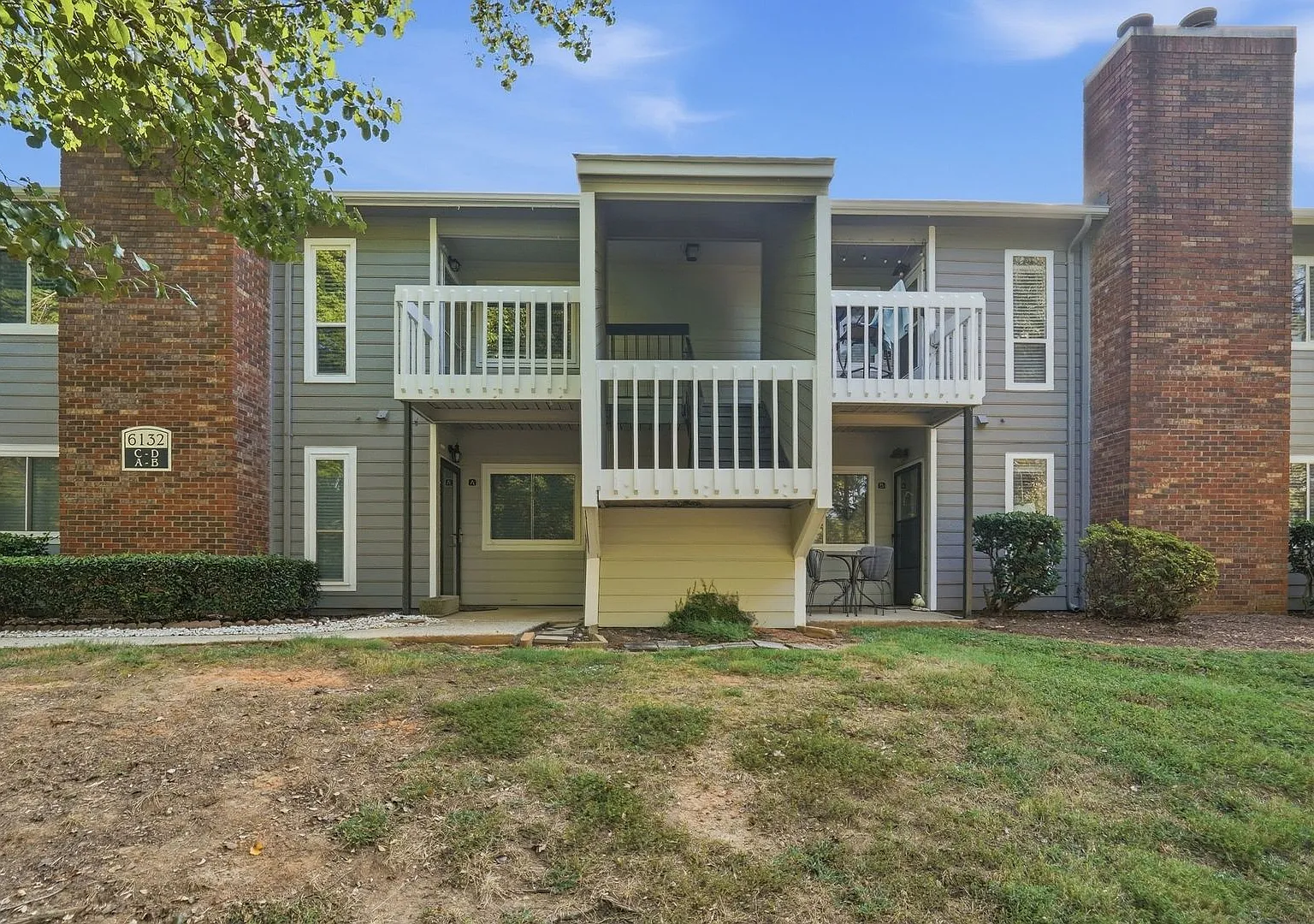 1 Bedroom Condo In South Park! — Photo 1