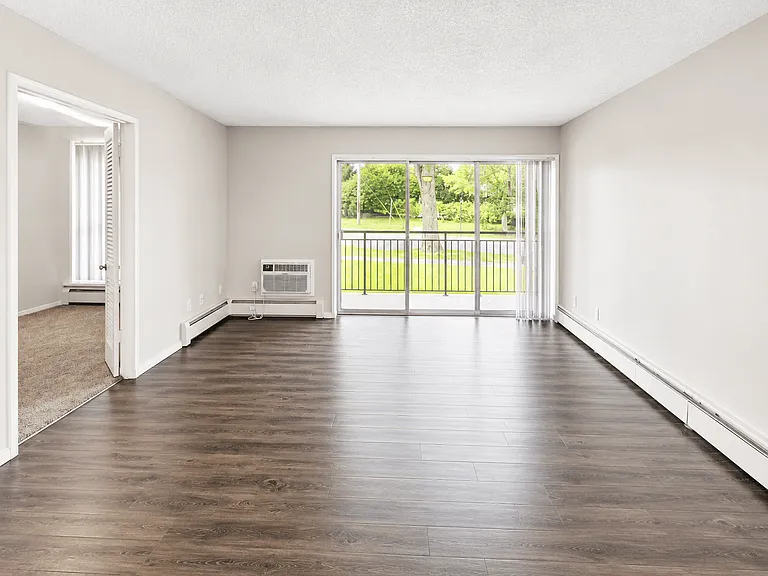Lexington Hills Apartments — Photo 99