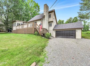 33 Forest Ln, Lake Ariel, PA 18436