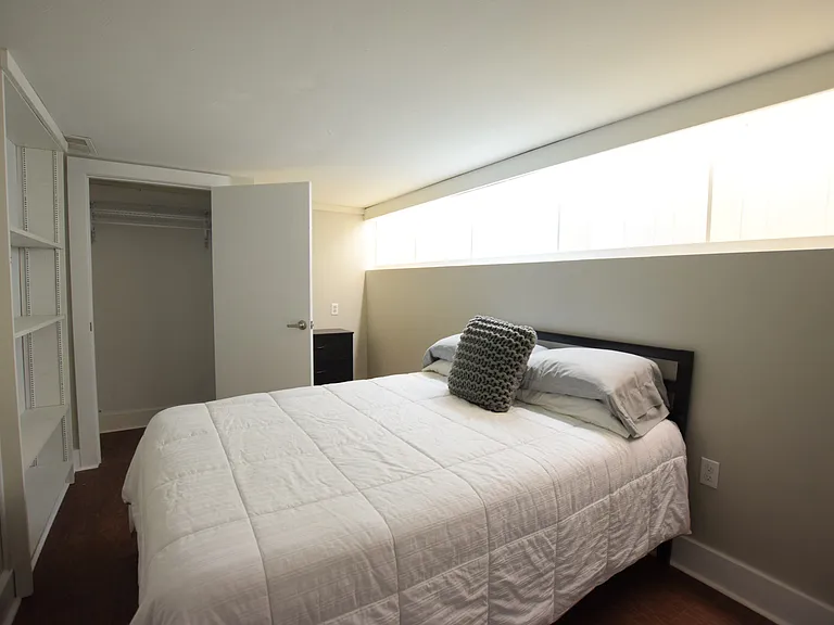 1002 N Aurora St — Photo 30