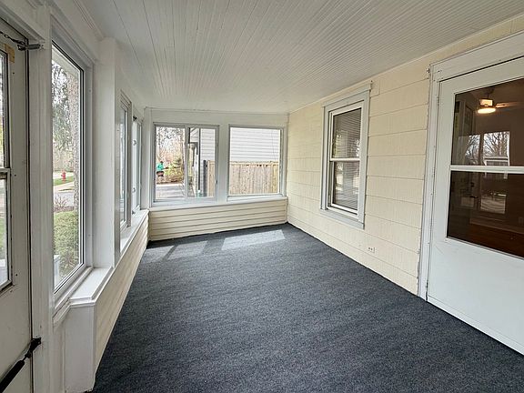 3rd image of 609 1st St #1