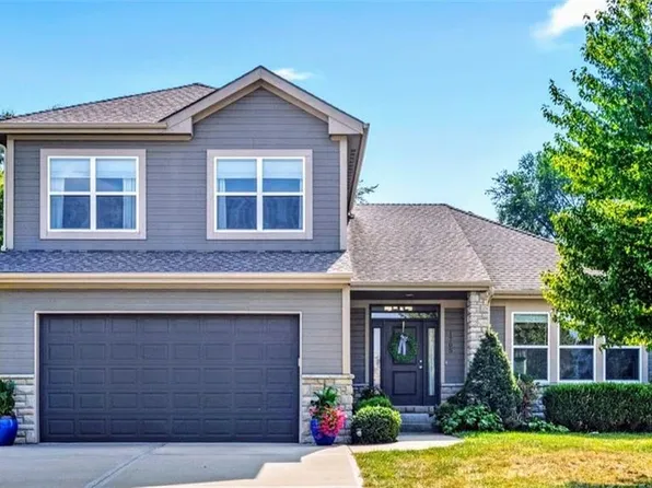 1705 NE Nine Oaks Dr, Lees Summit, MO 64086