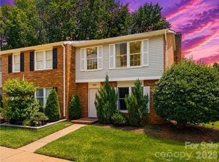 8208 Knights Bridge Rd, Charlotte, NC 28210