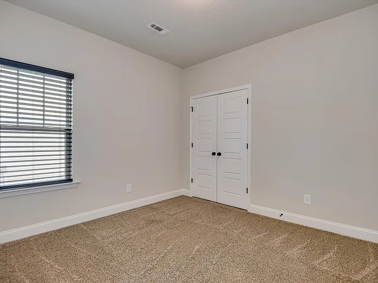 1030 Swan Ct — Photo 8