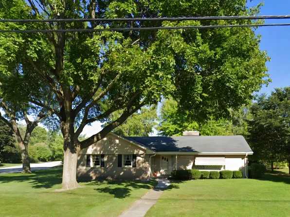 6508 N Sunny Point Rd, Glendale, WI 53217