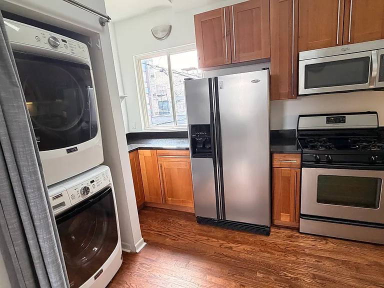 1031 N Paulina St #CH2 — Photo 3